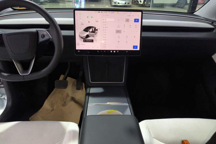 Used Tesla Model Y 2025 Rear-Wheel-Drive Version
