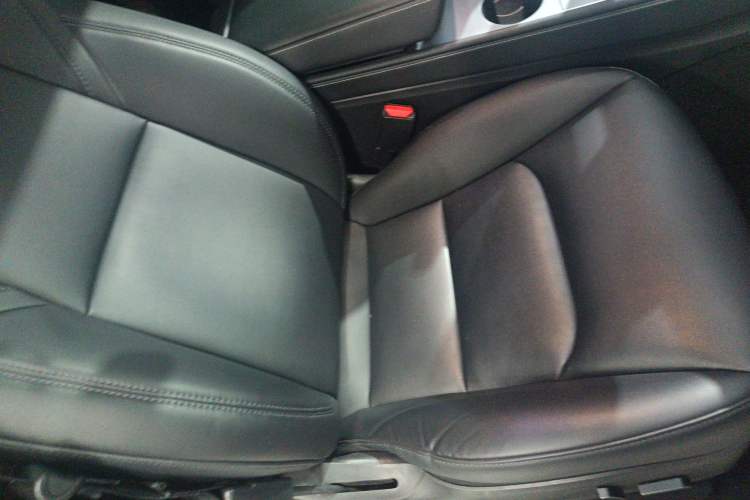 Used Tesla Model Y 2022 Long-Range All-Wheel-Drive Version