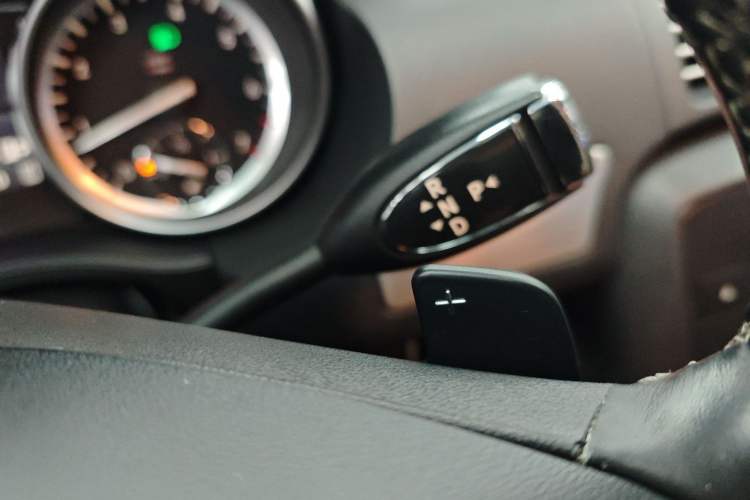 Used Mercedes-Benz R-Class 2014 R 320 4MATIC Business Model
