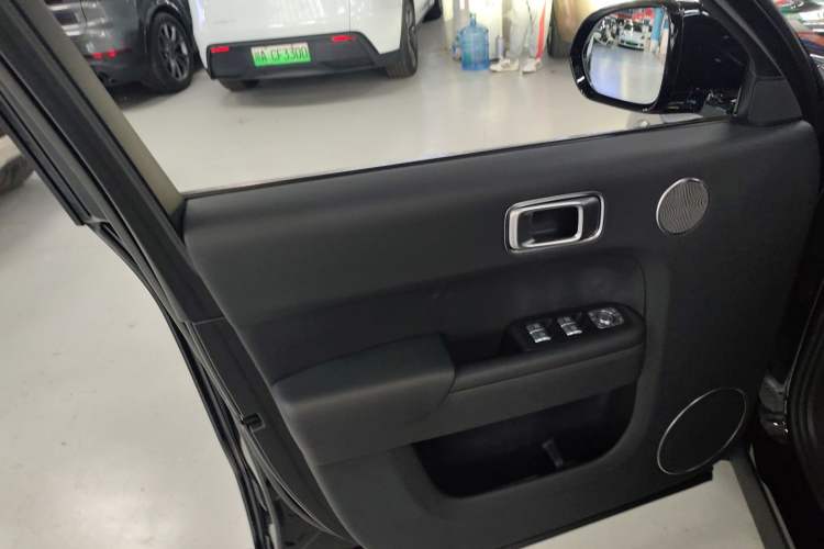 Used Li Auto L8 2023 Pro Model
