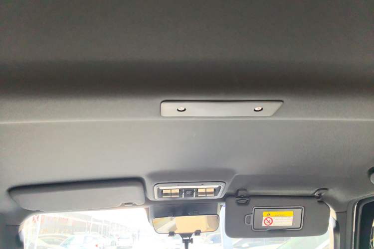 Used  V23 2025 401 Two-Wheel Drive Advanced Edition