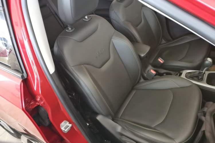 Used  Compass 2017 200T Automatic Family Edition
