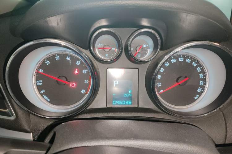 Used Buick Encore 2015 1.4T Automatic Two-Wheel Drive Urban Elite Version
