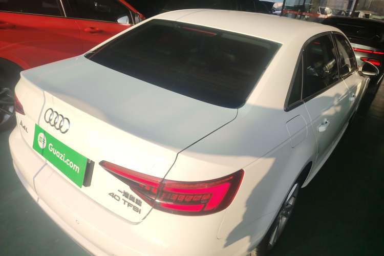 Used Audi A4L 2017 40 TFSI Ambition Edition
