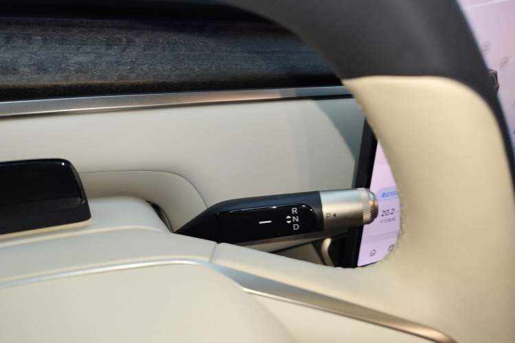 Used ONVO Luxeed L90 2025 Model—Ultra Six-Seater Version