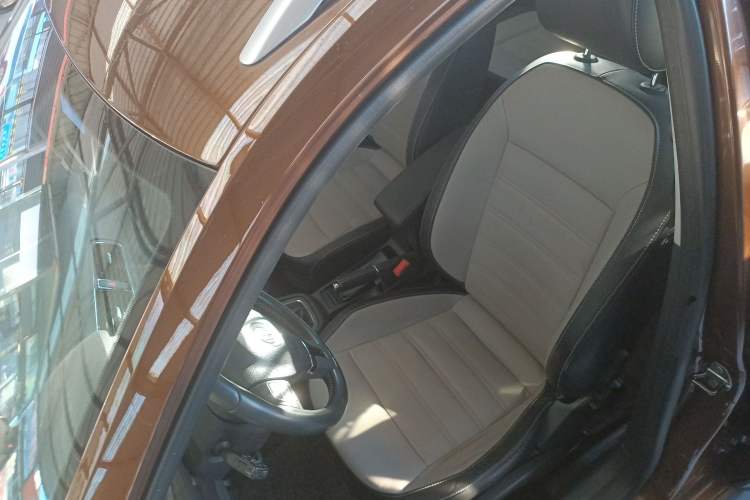 Used Volkswagen Cross Lavida 2014 1.4TSI DSG
