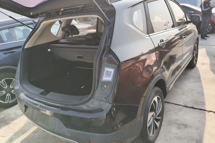 Used Baojun 560 2015 1.8L Manual Luxury Model