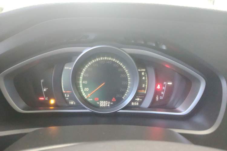 Used Volvo V40 2017 T3 Zhiya Edition
