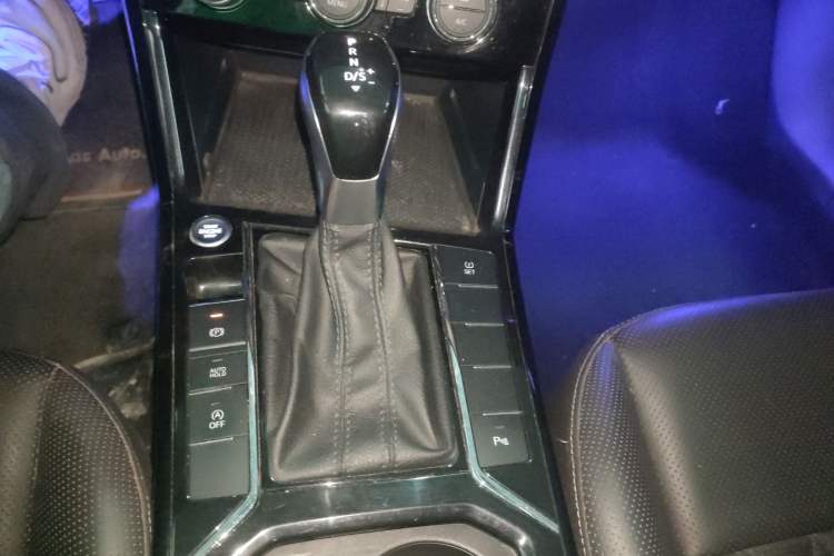 Used Volkswagen Passat 2019 330TSI Luxury Edition China VI Standard