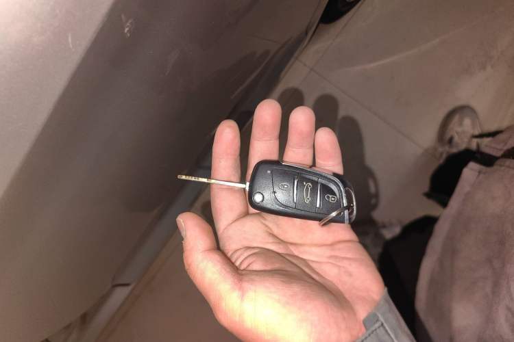 Used Chery Fengyun 2 2013 Hatchback 1.5L AMT Ruìyì Edition
