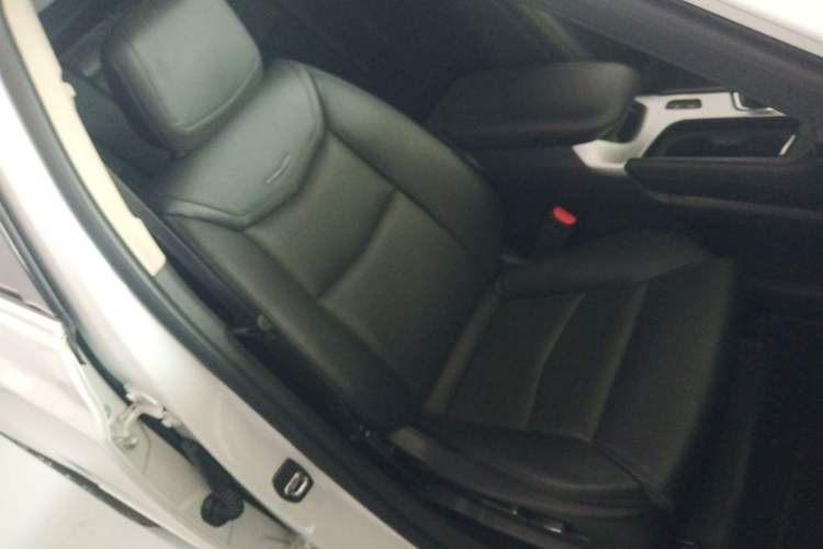 Used Cadillac XT5 2016 25T Luxury Model
