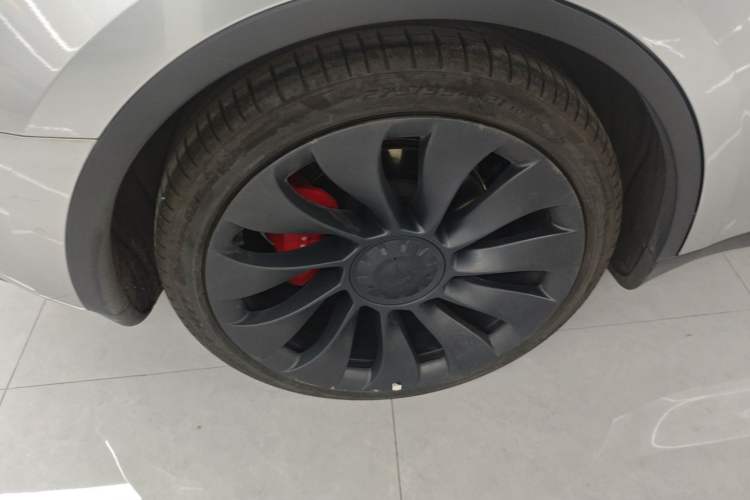 Used Tesla Model Y 2023 High-Performance All-Wheel-Drive Version