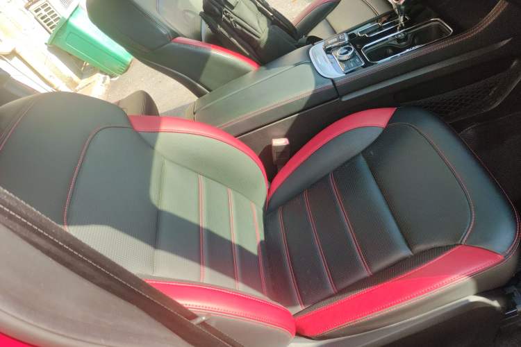 Used  BJ40 2019 Updated Version 2.0T Automatic All-Wheel Drive Urban Hunter Edition Premium China V Emission Standard
