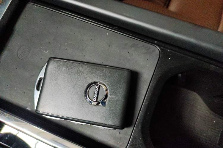 Used Volvo V90 2024 Cross Country B5 AWD Prestige Edition