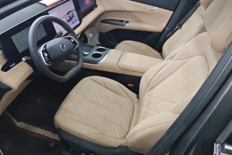 Used Changan CS75 PLUS 2025 4th Generation 1.5T New Blue Whale Smart Luxury Edition
