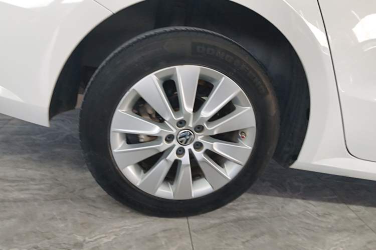 Used Volkswagen Lavida 2013 Restyled Classic 1.6L Automatic Comfort Edition