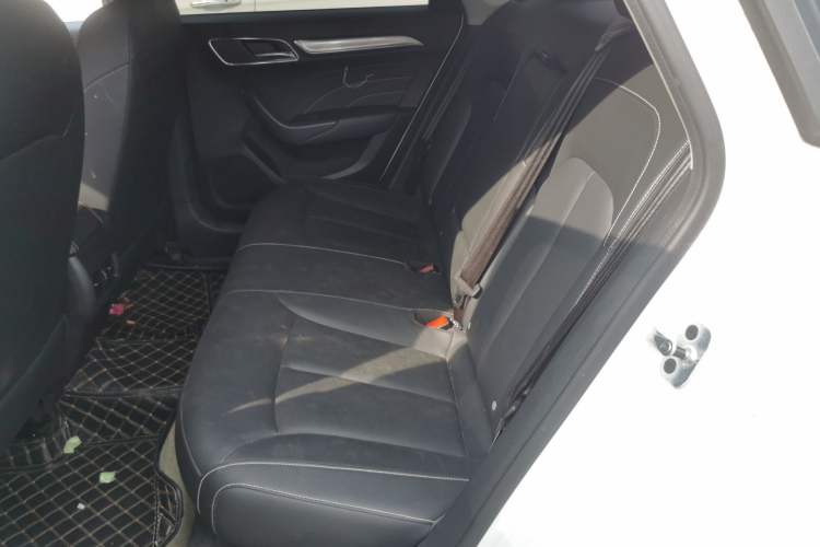 Used Roewe i6 2020 PLUS 1.6L CVT 4G Connected Glory Flagship Edition
