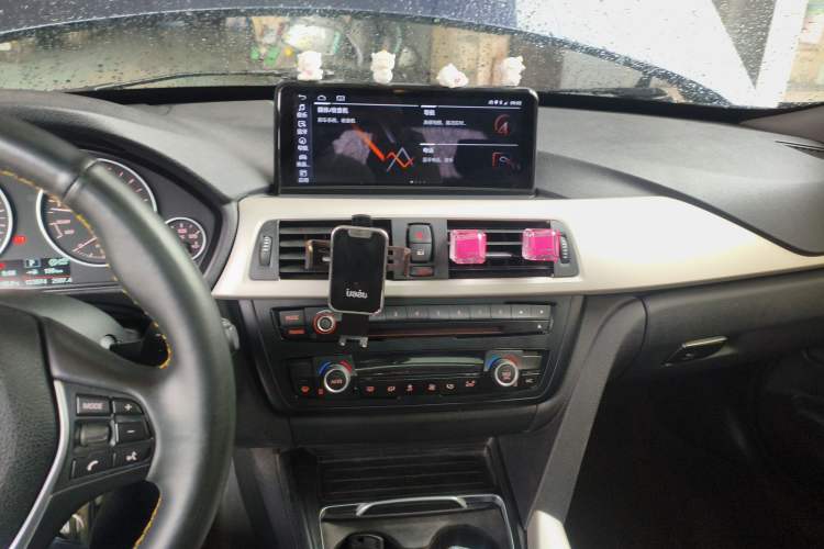 Used BMW 3 Series GT 2016 320i Fashion Model
