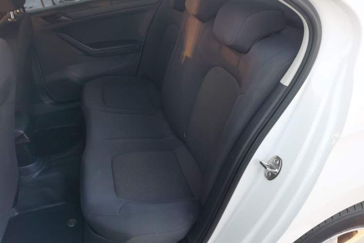 Used Volkswagen Jetta 2017 1.4L Manual Fashion Edition
