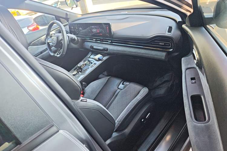 Used GAC Trumpchi EMPOW 2024 400T Automatic Yingbao R MAX Edition