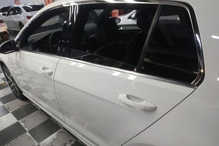 Used Volkswagen Golf 2017 280TSI Automatic R-Line Million-Vehicle Commemorative Edition
