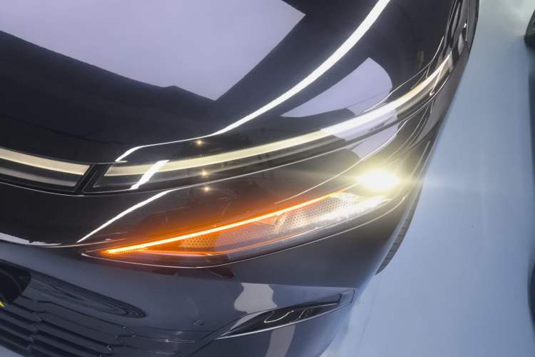 Used XPeng X9 2024 702 Ultra-Long Range Max
