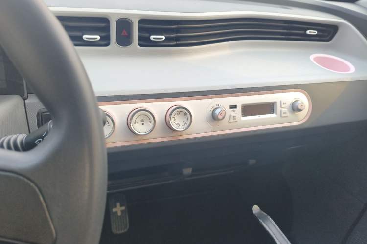 Used Wuling Hongguang MINIEV 2022 Macaron Premium Model – Lithium Iron Phosphate