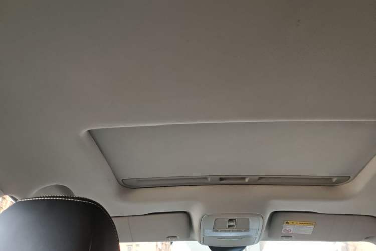 Used Roewe i5 2020 1.5L Automatic 4G Connect Luxury Flagship Edition
