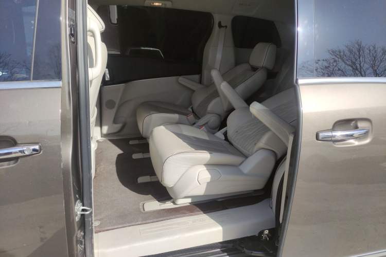 Used Buick GL8 2022 Land Cruiser Executive Class 652T Smart Luxury Model