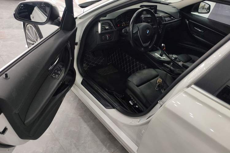 Used BMW 3 Series 2019 320Li Fashion Model
