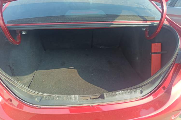 Used Mazda Mazda 3 Axela 2016 Sedan 1.5L Automatic Comfort Model
