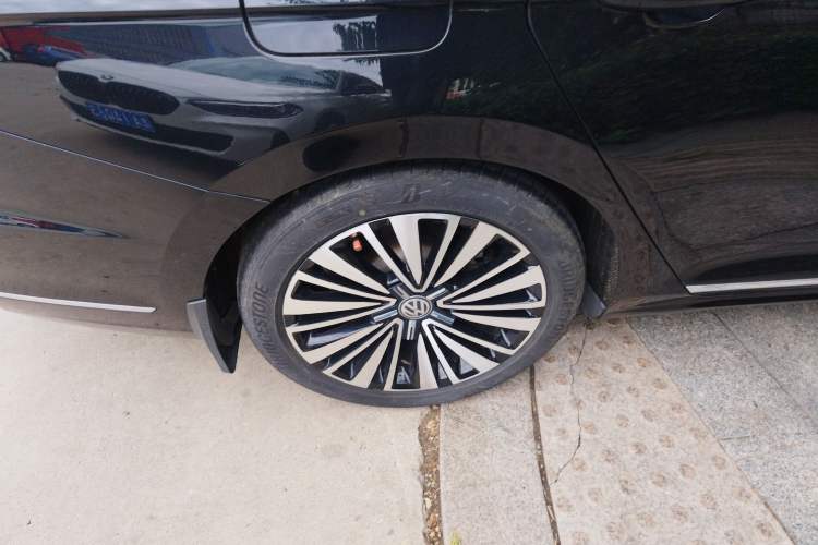 Used Volkswagen Passat 2019 330TSI Luxury Edition China VI Standard
