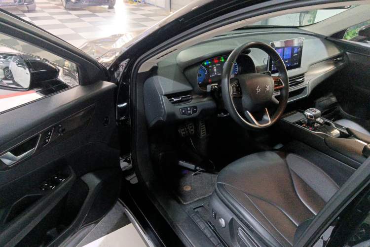 Used Hongqi E-QM5 2023 Revised Version Basic Travel Edition
