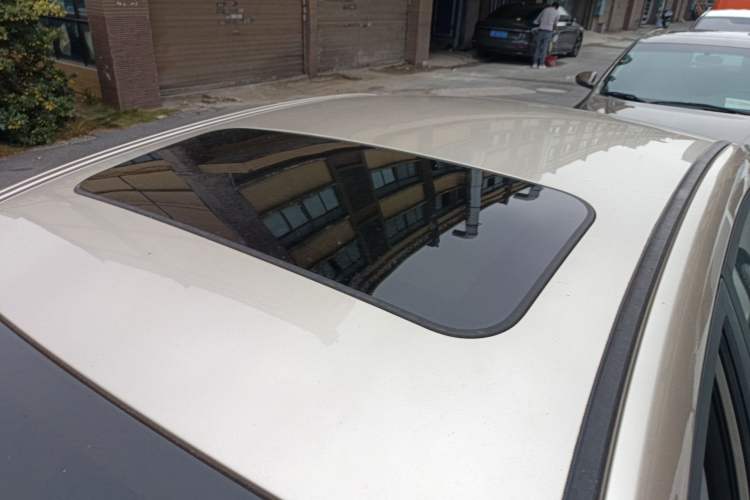 Used Geely Auto Emgrand 2019 Leading Edition 1.5L Manual Upward Asian Games Edition China VI