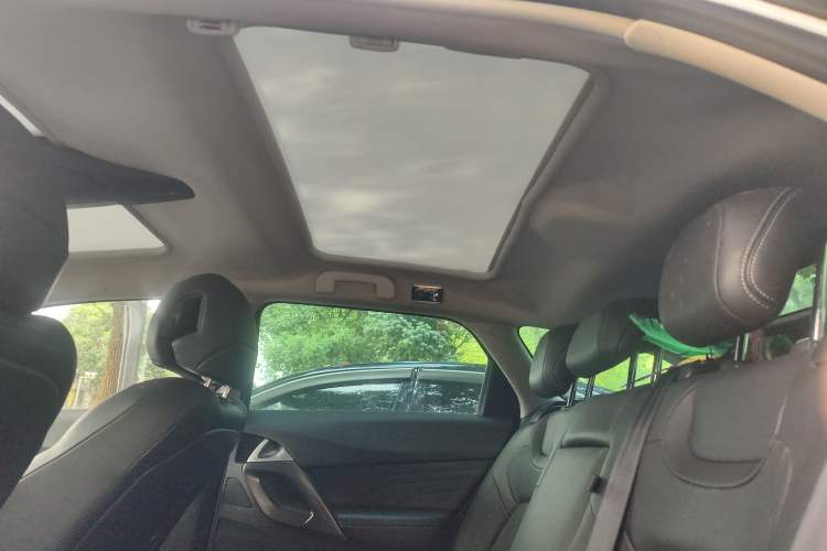 Used  5 2013 1.6T Elegant Edition THP200