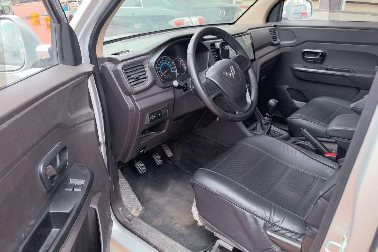 Used Wuling Hongguang V 2019 1.5L Enjoyment Version China VI LAR
