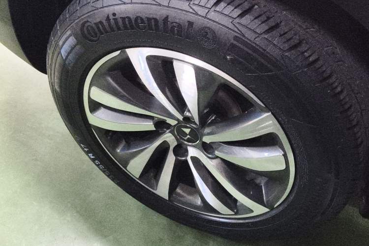 Used  6 2014 1.6T Luxury Edition THP160
