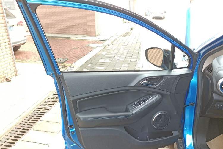 Used BYD Yuan New Energy 2018 EV360 Smart Connect Cool Edition
