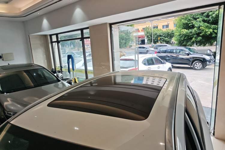 Used Geely Auto Emgrand X7 Sport 2018 1.8TD Automatic Two-Wheel Drive ZhiZun Model with 4G Connectivity