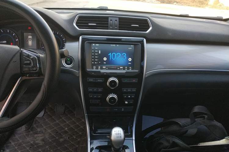 Used Haval H2 2017 Red-Label 1.5T Manual Two-Wheel Drive Comfort Model
