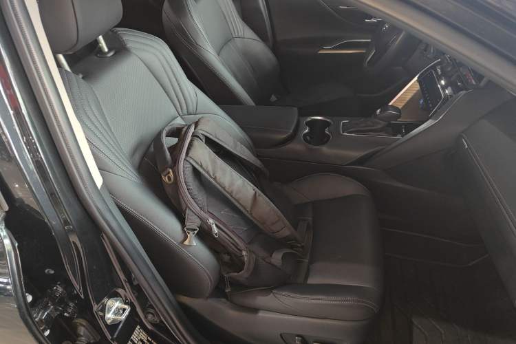 Used Toyota Harrier 2022 Dual-Engine 2.5L CVT Four-Wheel Drive Luxury Edition
