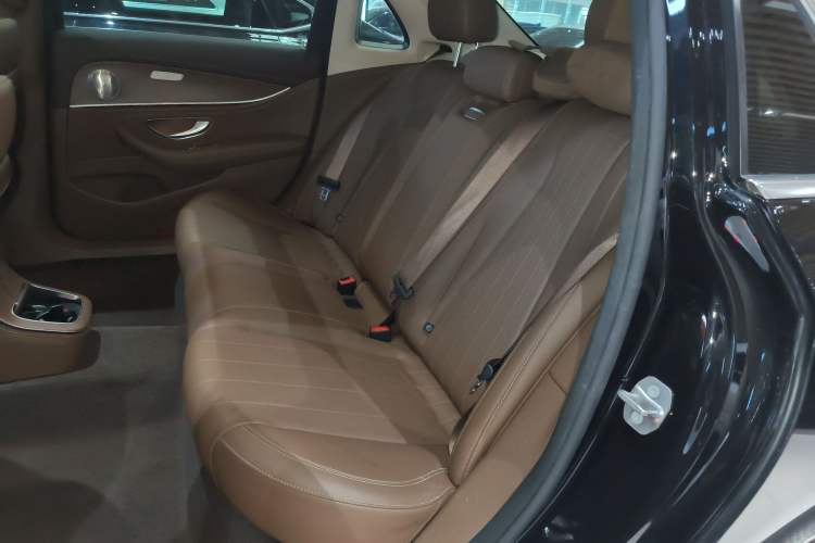 Used Mercedes-Benz E-Class 2023 Facelift E 260 L
