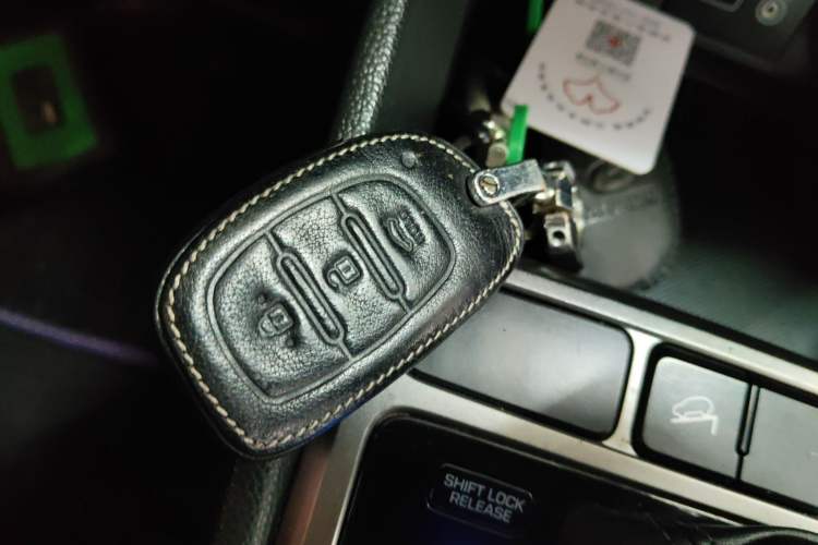 Used Hyundai ix25 2015 1.6L Automatic Two-Wheel-Drive Deluxe DLX Model