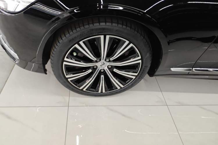 Used Volvo S90 2024 B5 Zhiyuan Luxury Edition

