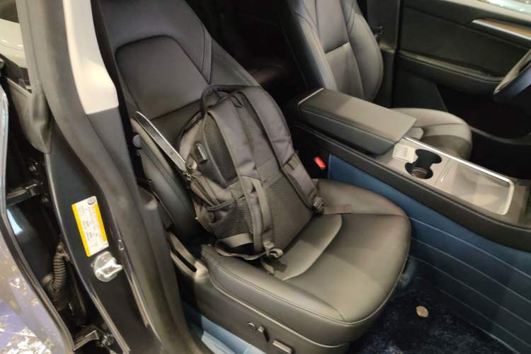 Used Tesla Model Y 2021 Long-Range All-Wheel-Drive Version 3D7