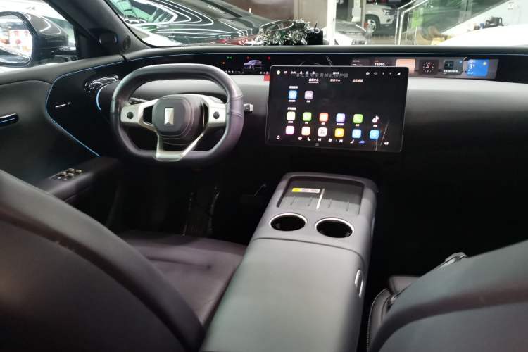 Used  07 2024 Max Extended-Range Edition
