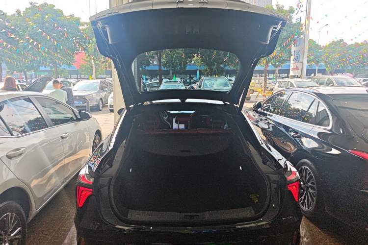 Used Hongqi H6 2023 2.0T ZhiShang Version
