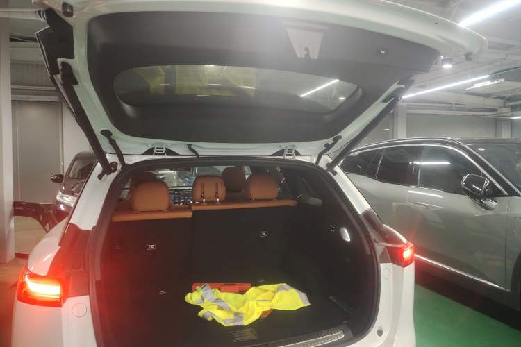 Used XPeng G9 2025 625 Long-Range Max
