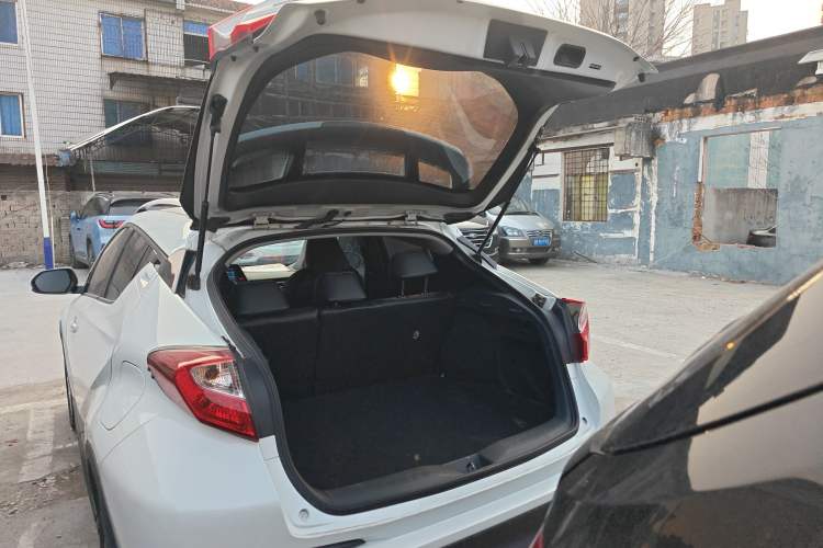 Used Toyota IZOA 2021 2.0L Enjoy Edition
