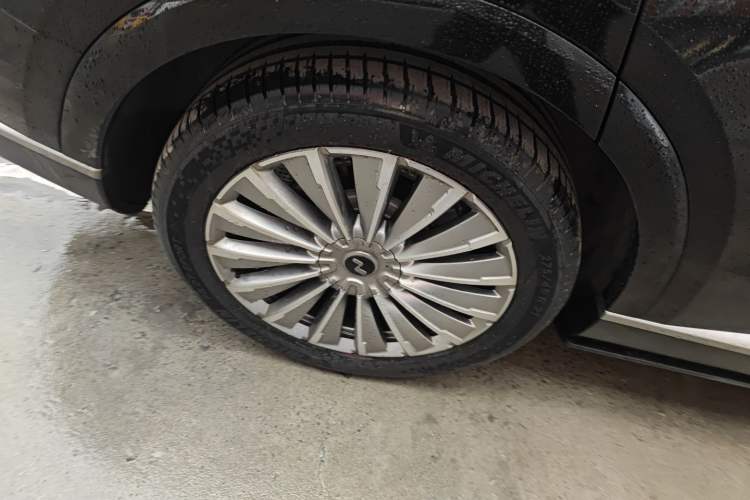 Used ONVO Luxeed L90 2025 Model—Ultra Six-Seater Version
